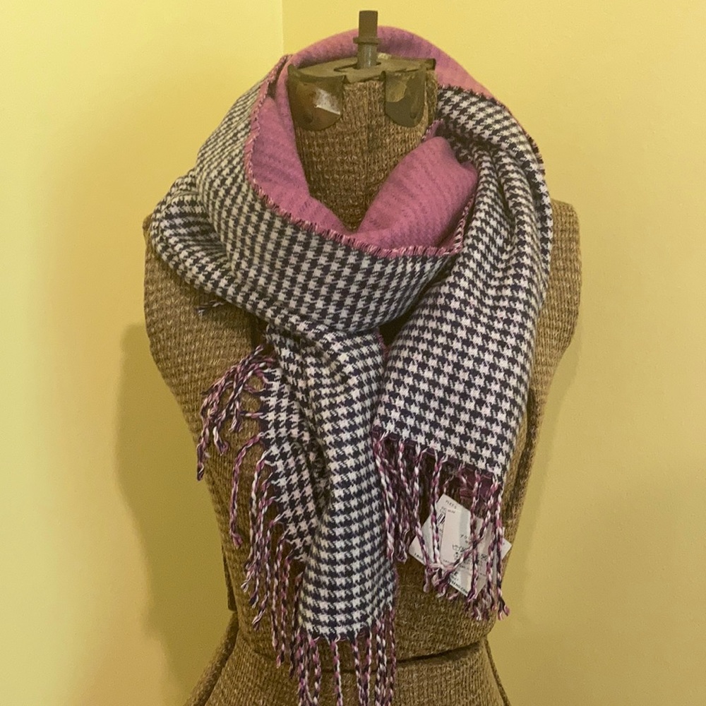 Land’s End Purple/White/Orchid Houndstooth Scarf